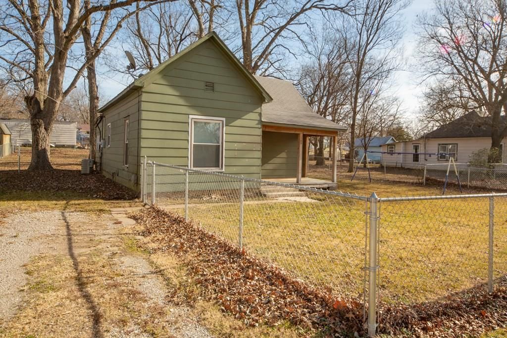 105 S Independence N/A — photo 2