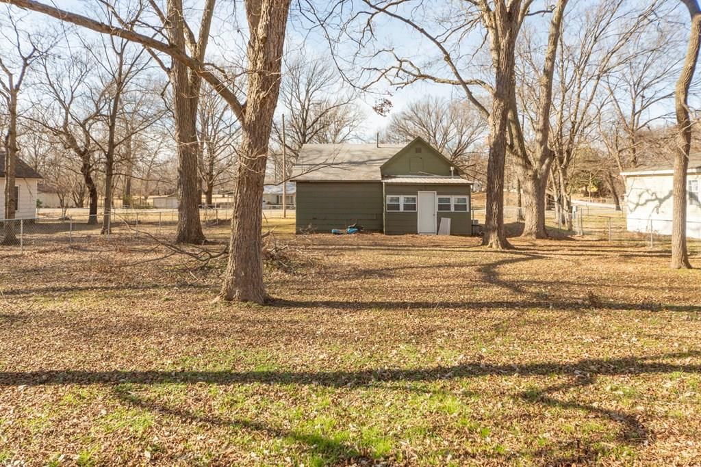 105 S Independence N/A — photo 11