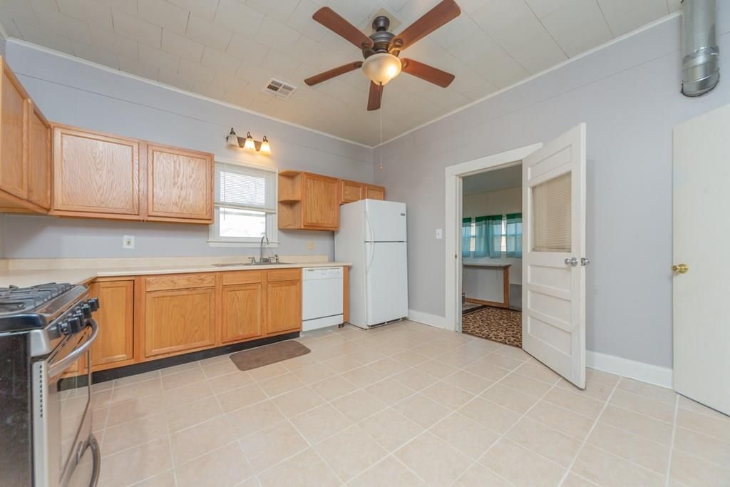 105 S Independence N/A — photo 9