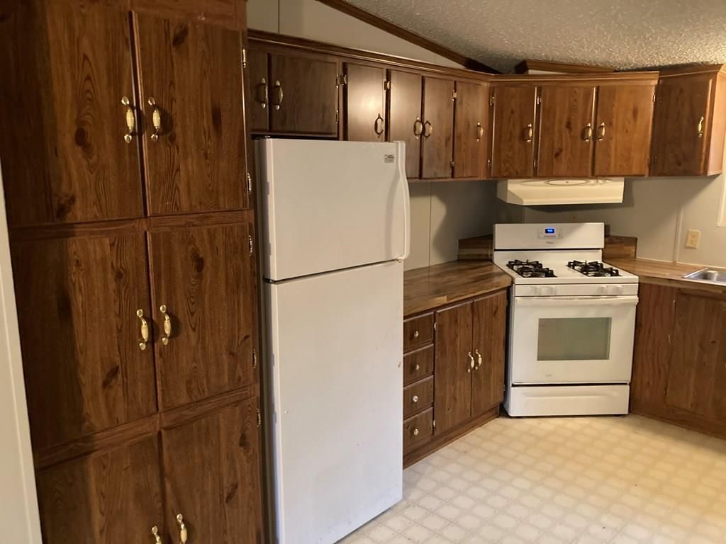 115 S Walnut N/A — photo 12
