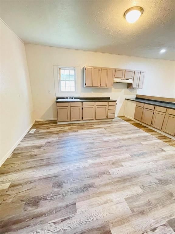 640 W Oak N/A — photo 8