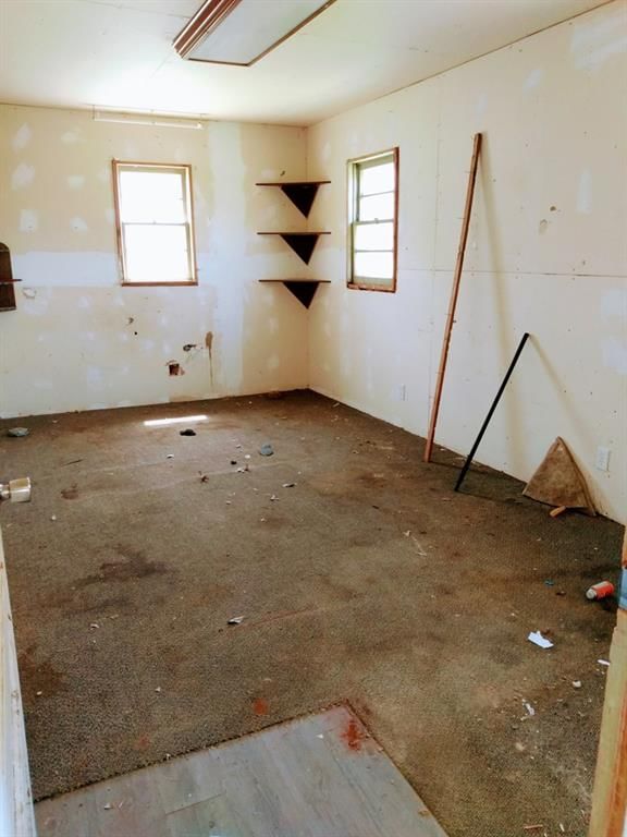 206 N Willow Street — photo 54