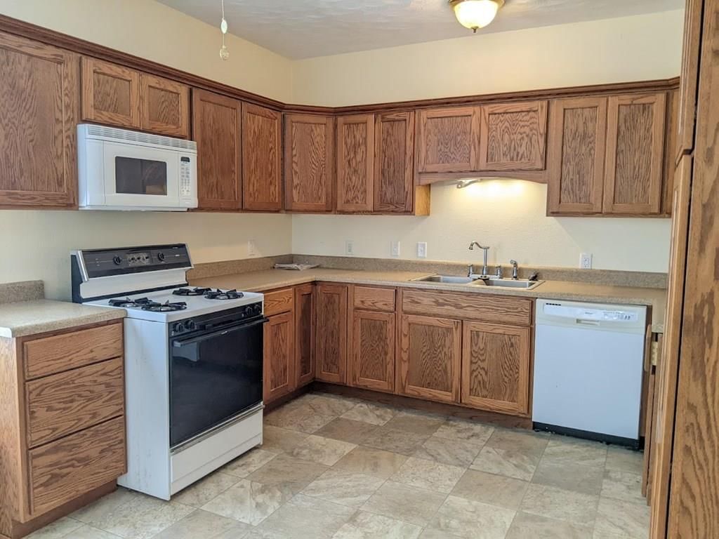 311 W 3rd Street — photo 26