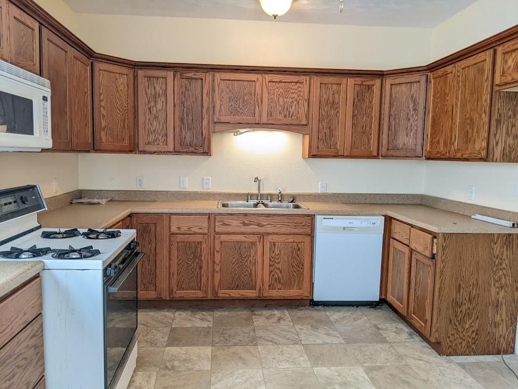 311 W 3rd Street — photo 27
