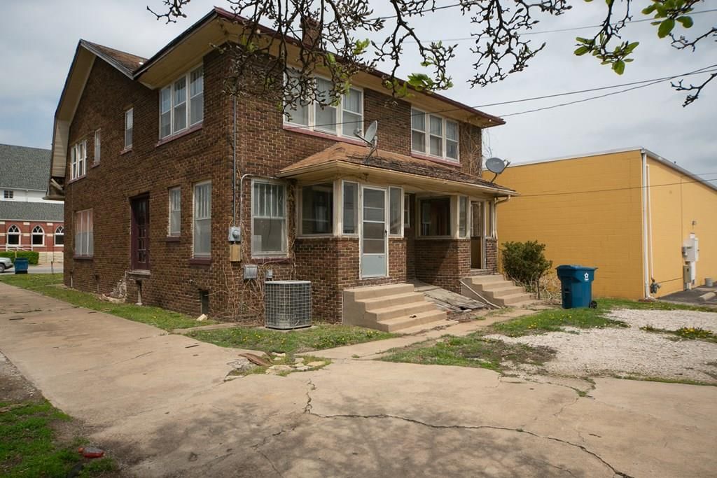 403 W 8th N/A — photo 11