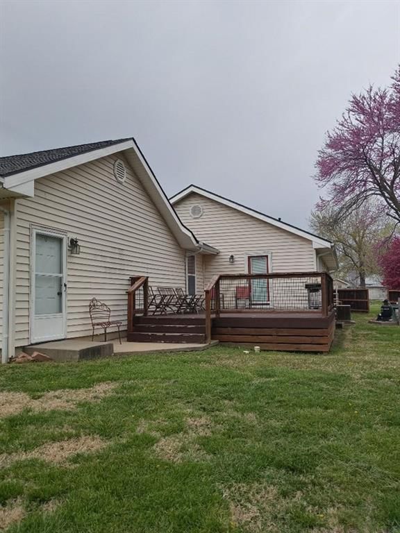 412 Mustang Circle — photo 2