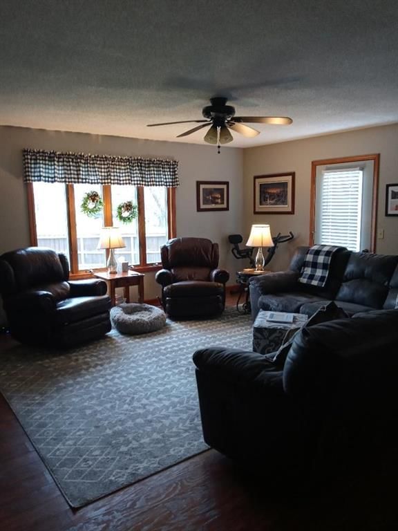 412 Mustang Circle — photo 4