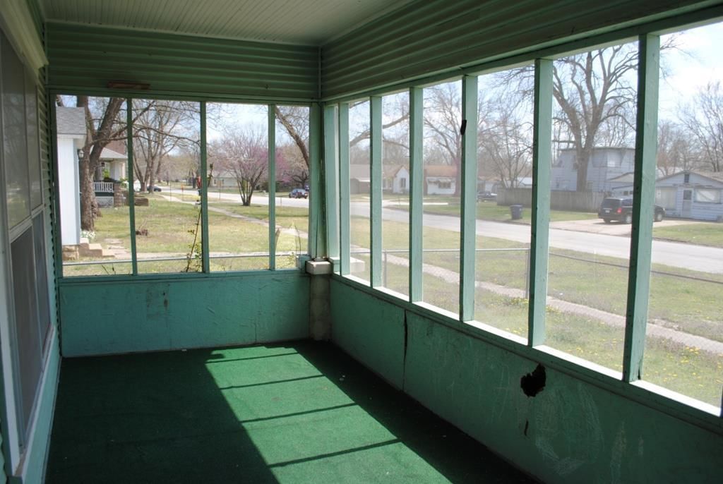 912 W Maple N/A — photo 22