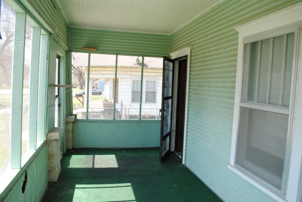 912 W Maple N/A — photo 23