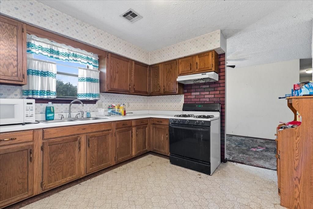 609 S Victoria Street — photo 21