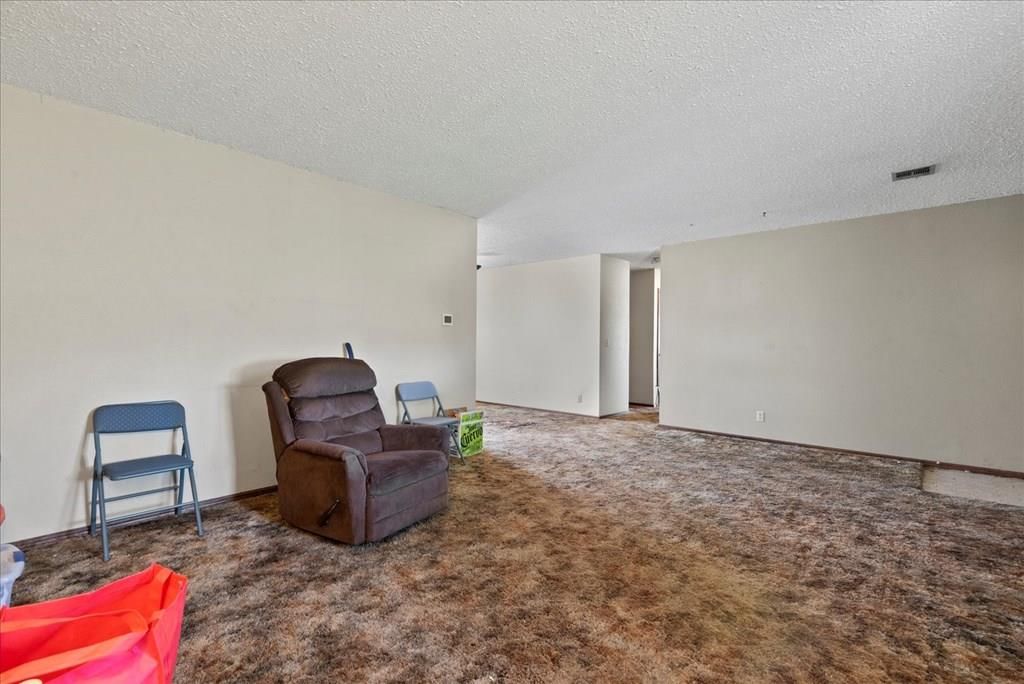 609 S Victoria Street — photo 24