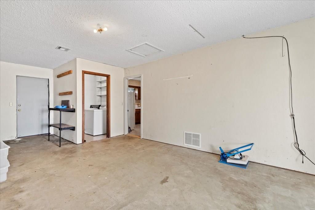 609 S Victoria Street — photo 6