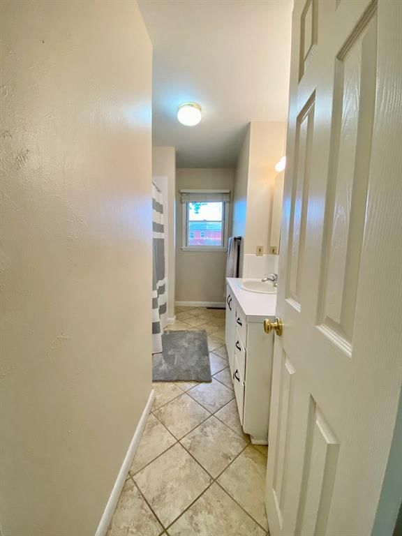 1100 W Beech N/A — photo 17