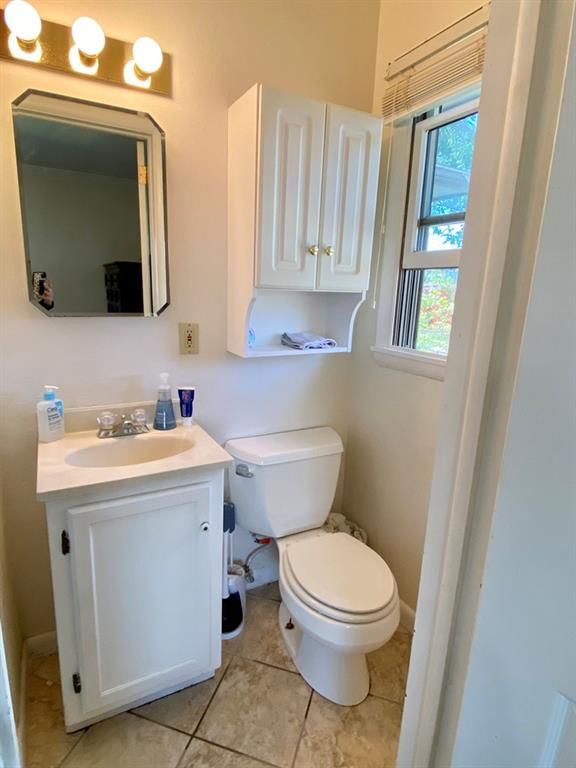 1100 W Beech N/A — photo 24