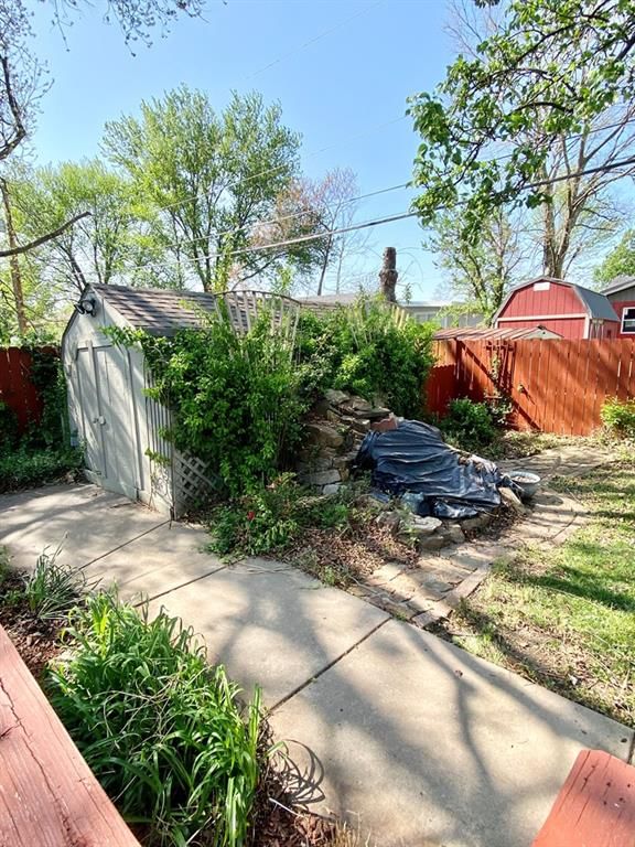 1100 W Beech N/A — photo 27