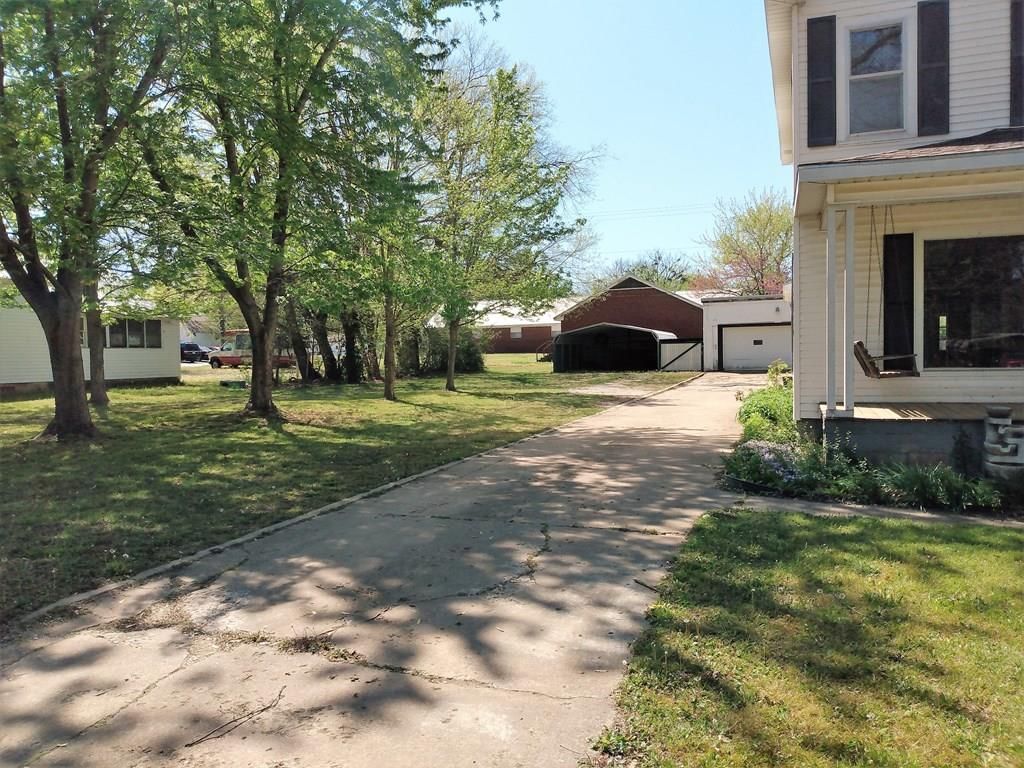 112 E Taylor Avenue — photo 11