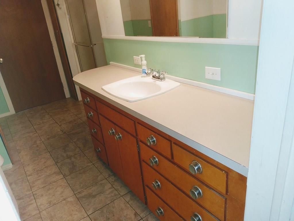 112 E Taylor Avenue — photo 39
