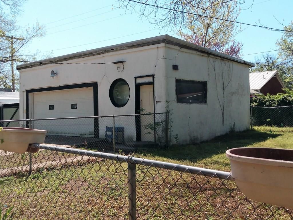 112 E Taylor Avenue — photo 63