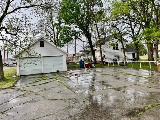 310 E 8th Street — photo 6