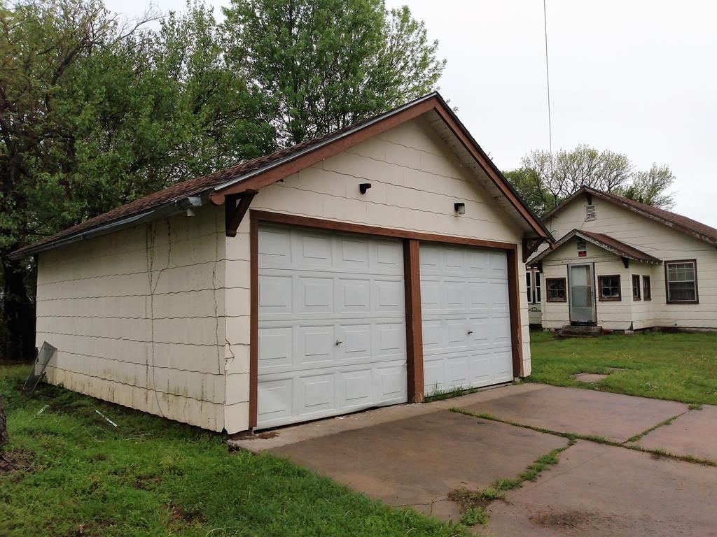 1324 W 7th Street — photo 11