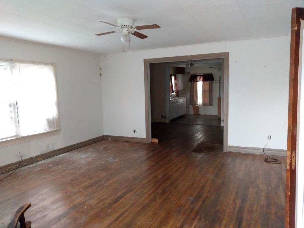 1324 W 7th Street — photo 14
