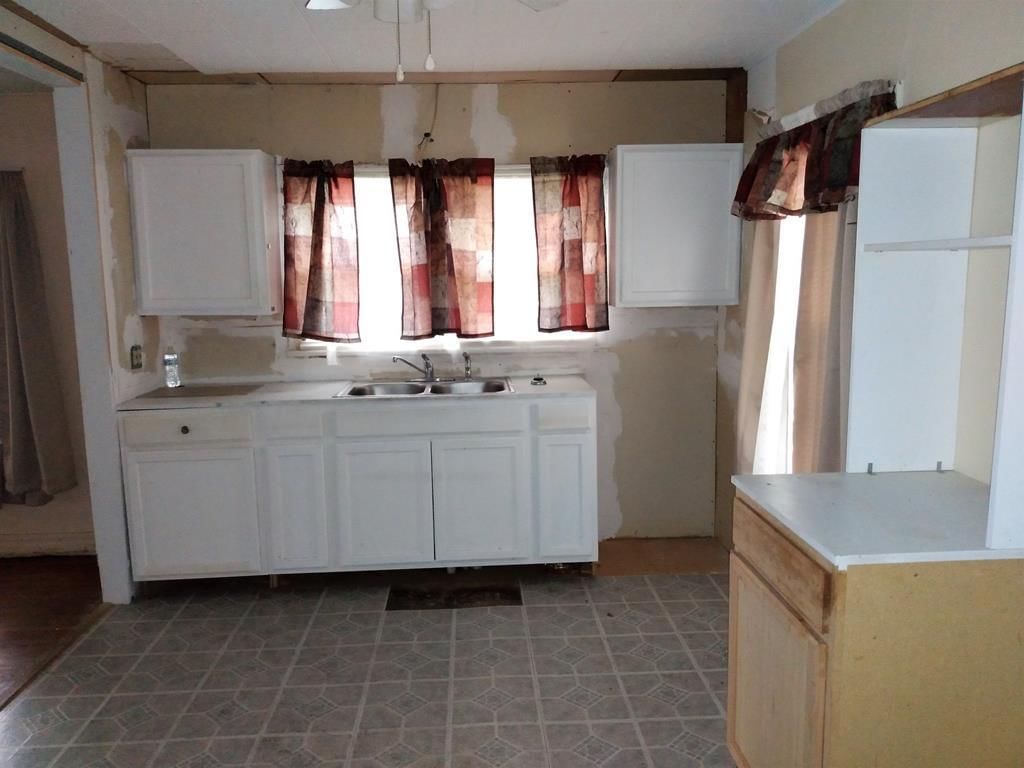 1324 W 7th Street — photo 19