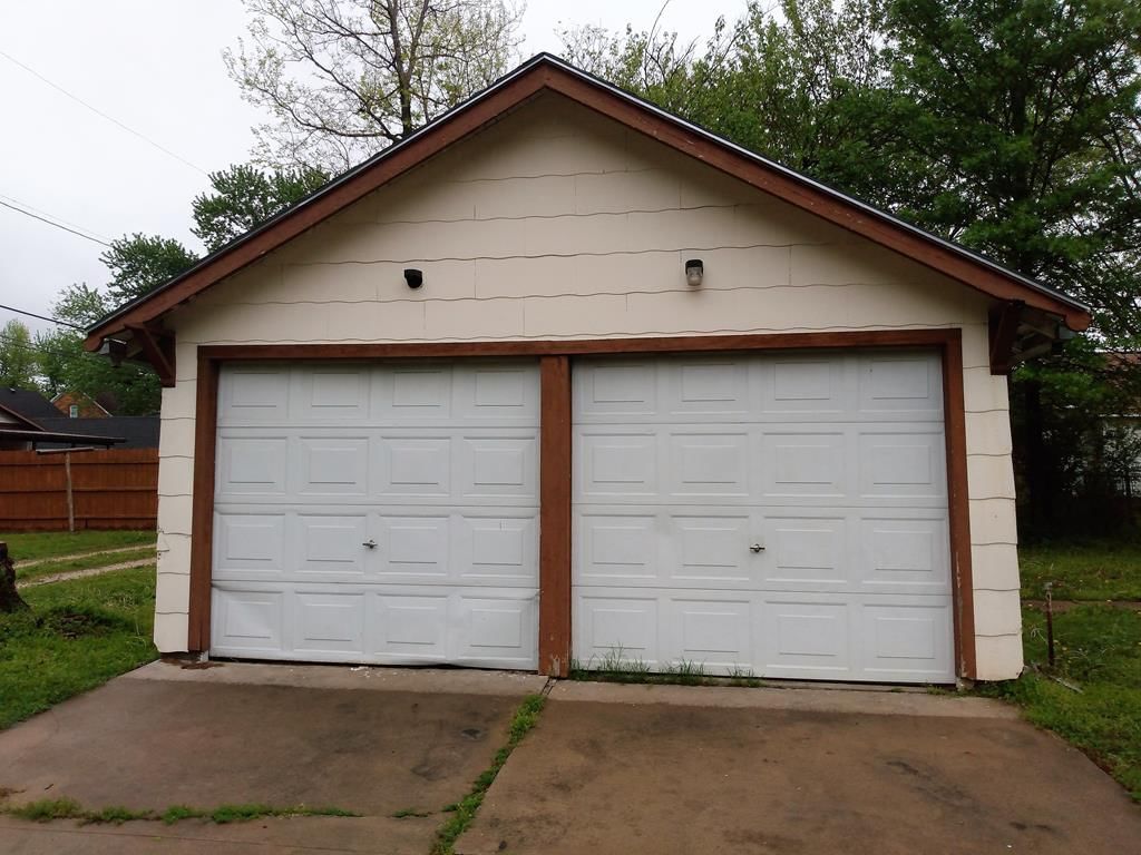 1324 W 7th Street — photo 10