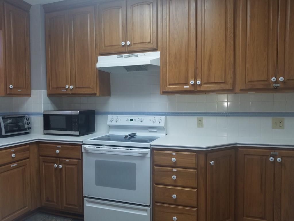 305 S 10th N/A — photo 10