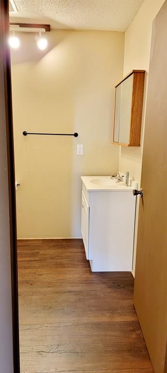 1556 Yarrow Road — photo 11