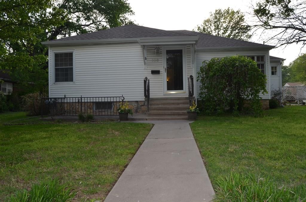 103 S Larson N/A — photo 2
