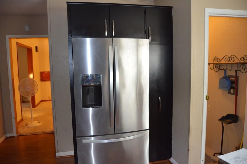 103 S Larson N/A — photo 16