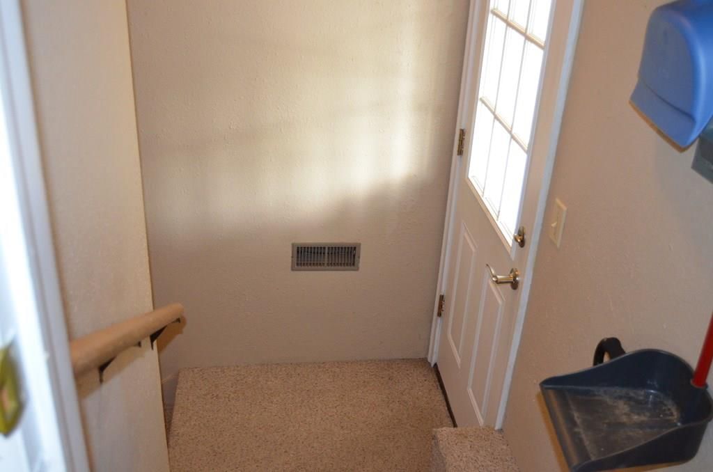 103 S Larson N/A — photo 17