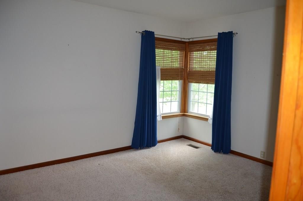 103 S Larson N/A — photo 18
