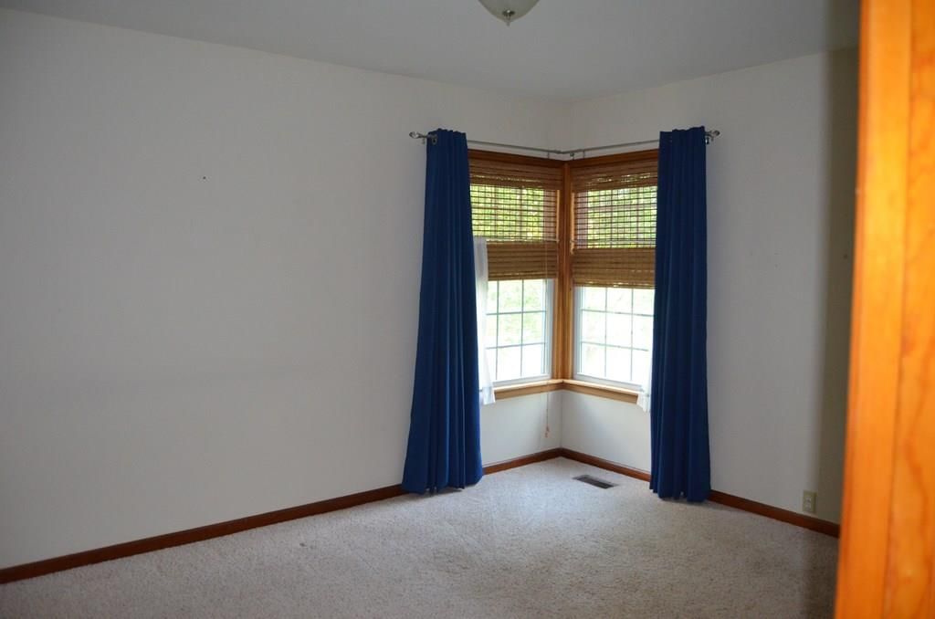 103 S Larson N/A — photo 19