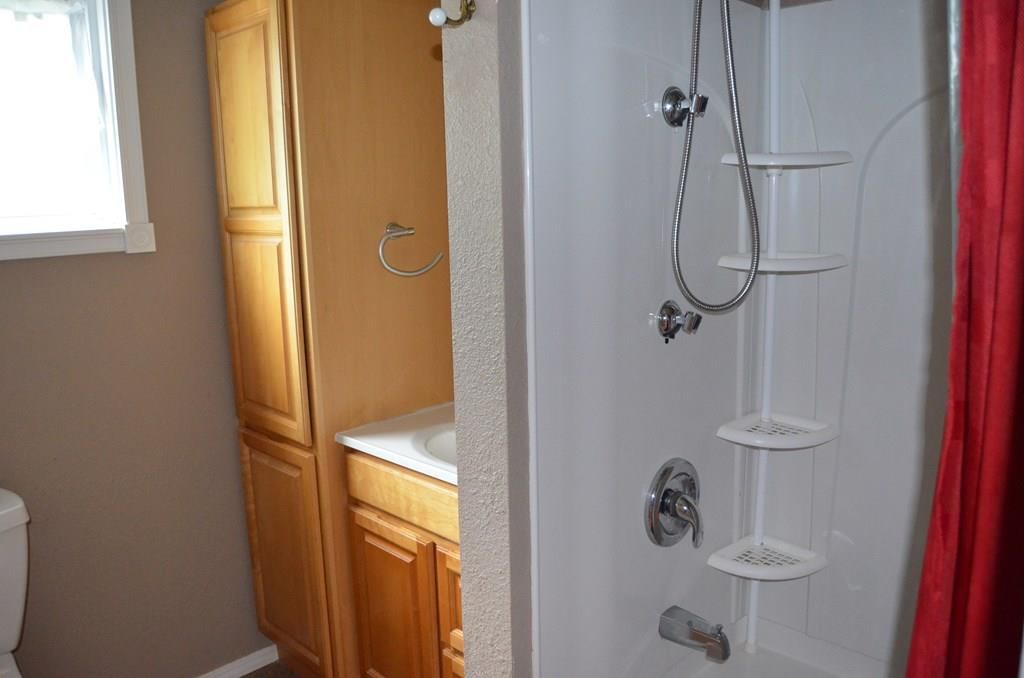 103 S Larson N/A — photo 23