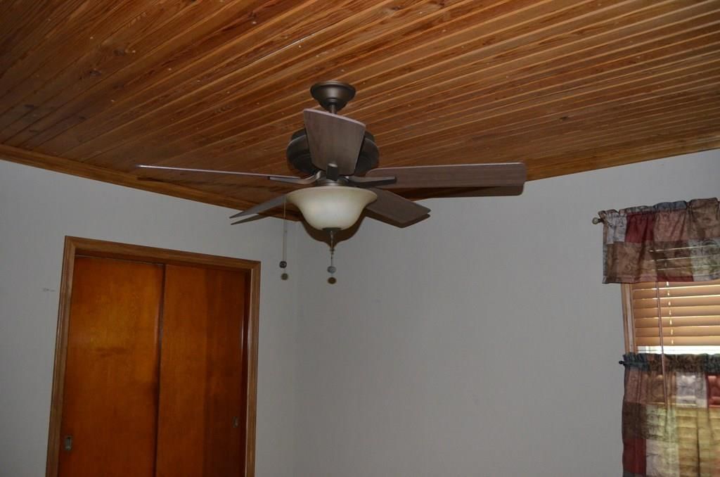 103 S Larson N/A — photo 26