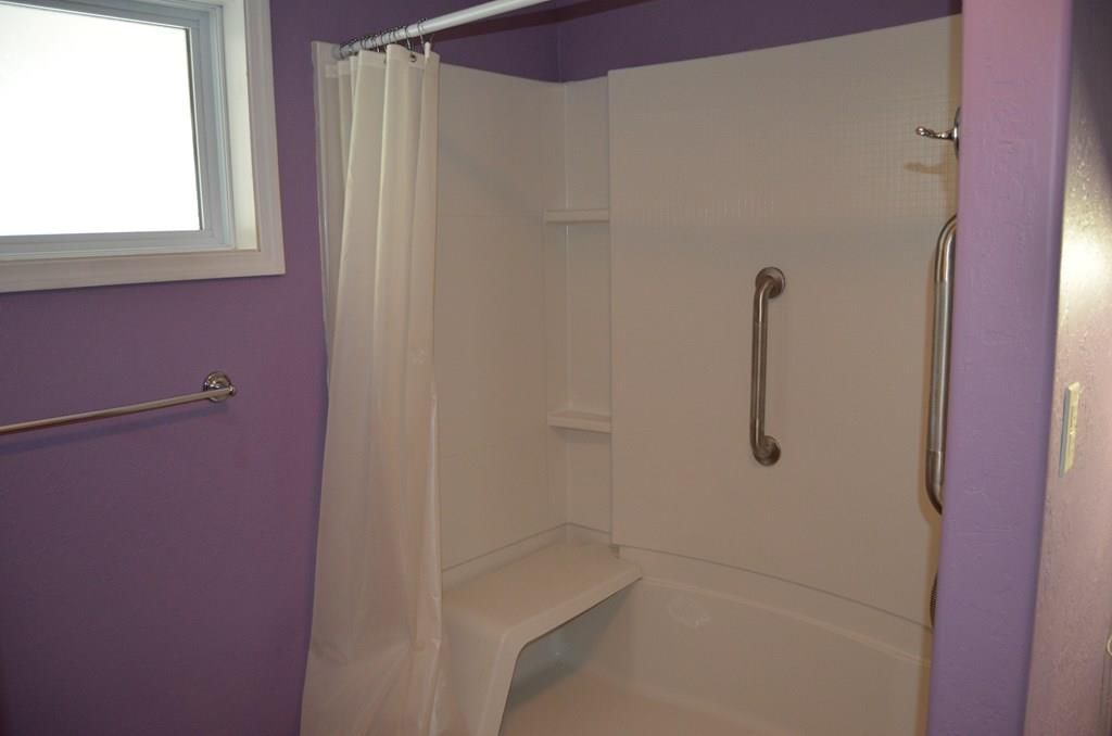103 S Larson N/A — photo 31
