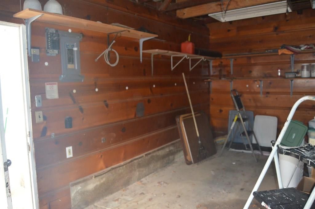 103 S Larson N/A — photo 43