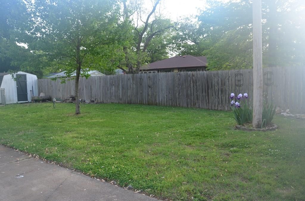 103 S Larson N/A — photo 44