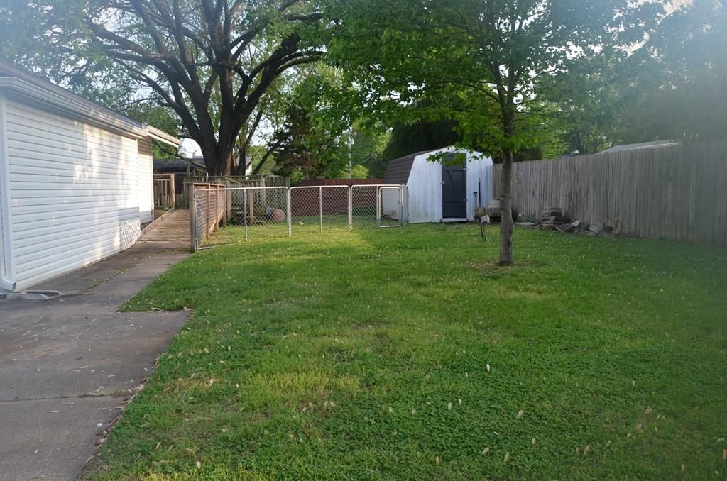 103 S Larson N/A — photo 45
