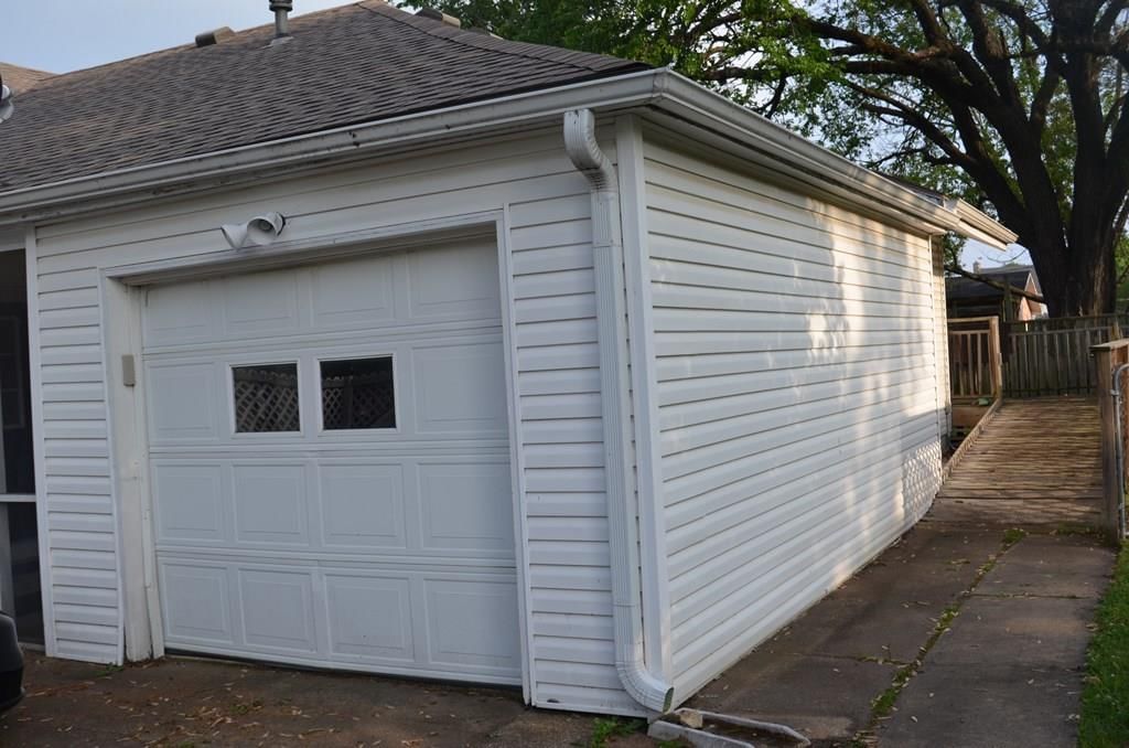 103 S Larson N/A — photo 46