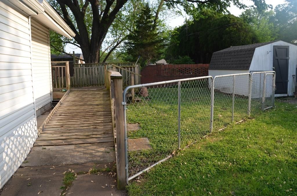 103 S Larson N/A — photo 47