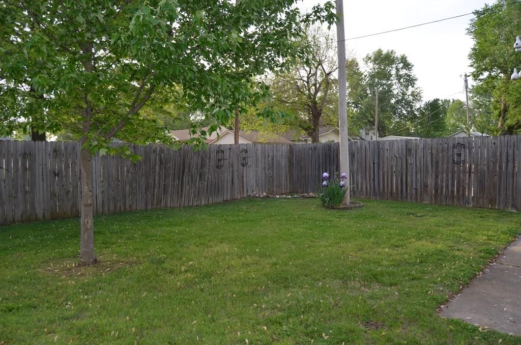 103 S Larson N/A — photo 49