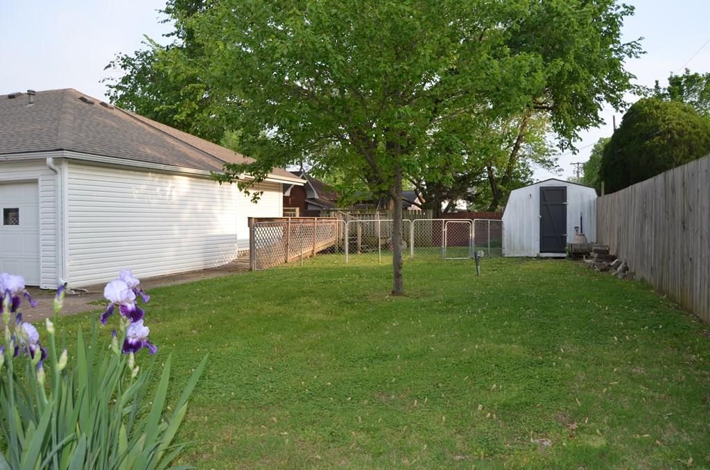103 S Larson N/A — photo 51