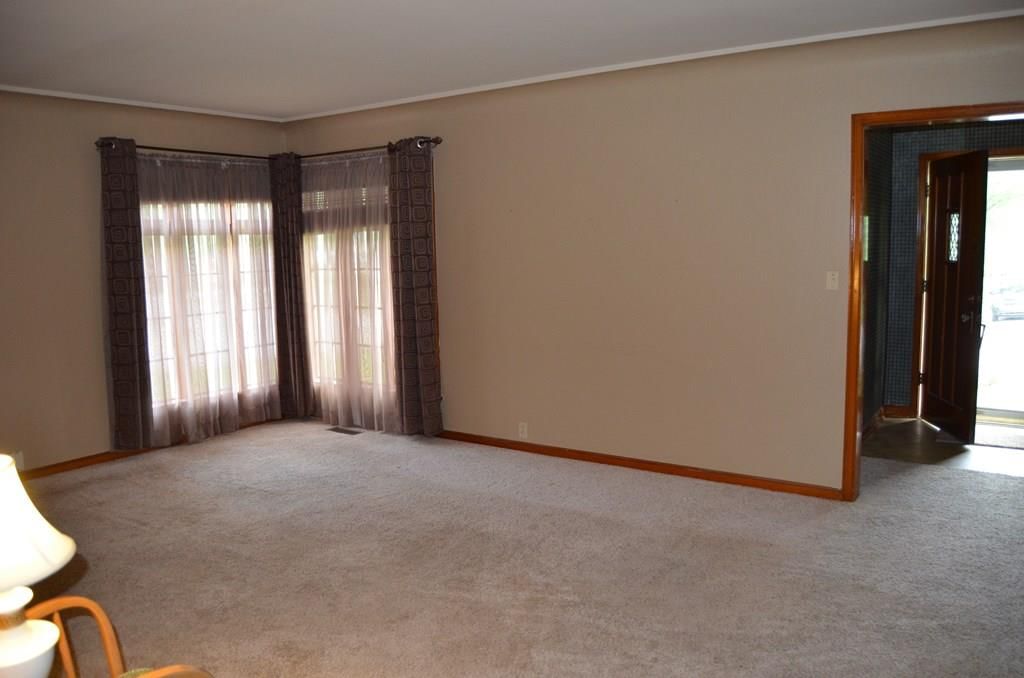 103 S Larson N/A — photo 9