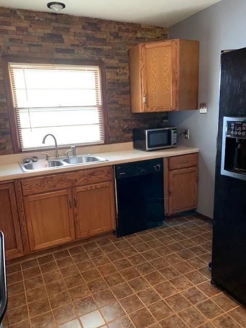 915 W Elm N/A — photo 8