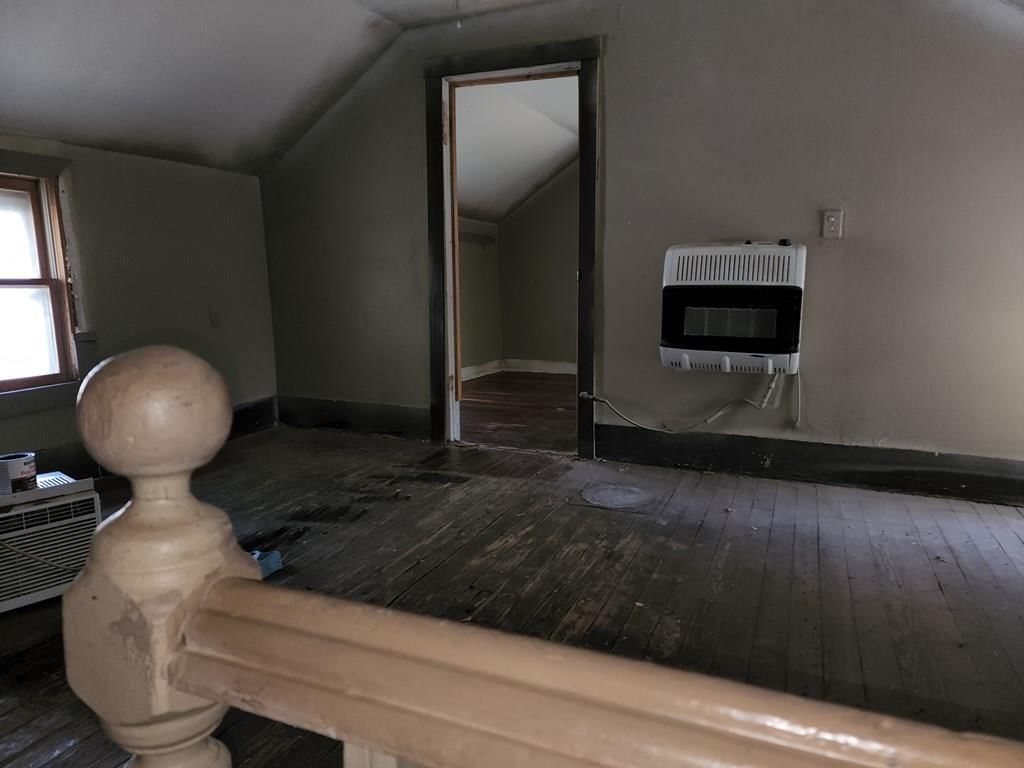 305 S Chestnut N/A — photo 12