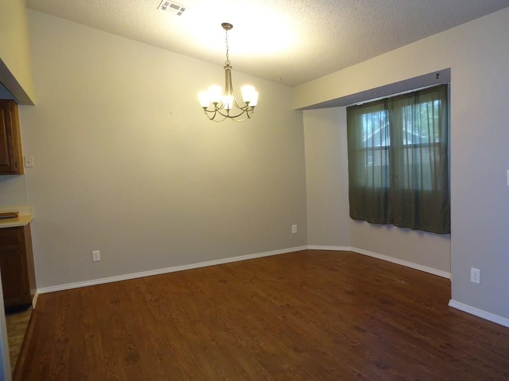 432 Catalpa N/A — photo 5