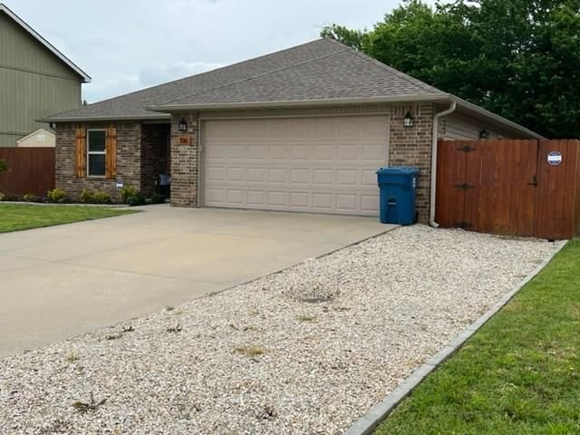106 E John Street — photo 59