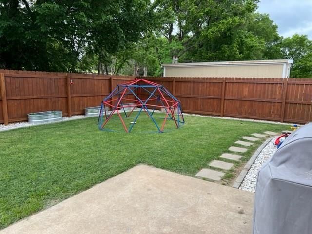 106 E John Street — photo 8